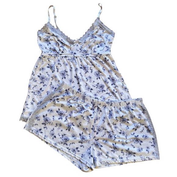 Laura Ashley Other - Laura Ashley White & Blue Floral Lace Camisole & Short Sleep Set Woman’s Size L